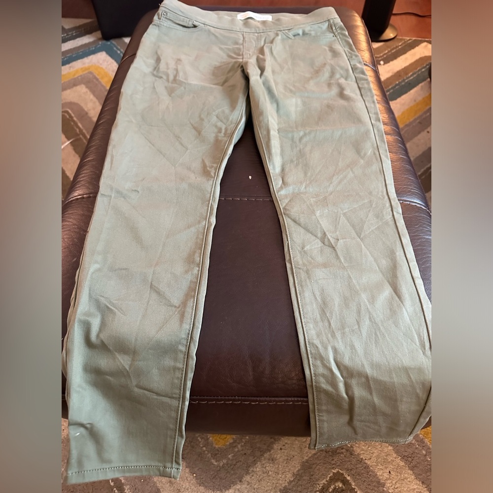 311 Shaping Skinny, Levis, Women’s size 18.